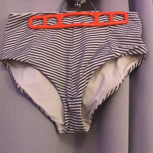 Two pice bikini from H&M black and white stripes crossed back - Picture 3 of 5